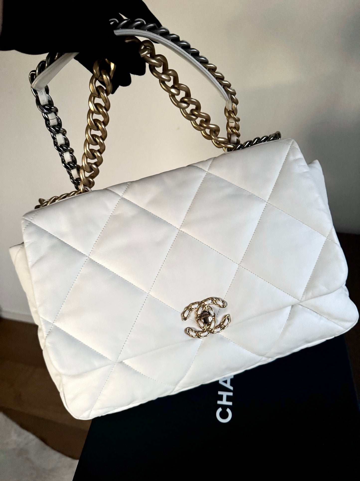 Pre-owned Chanel 19 Maxi White Lambskin Flap Bag