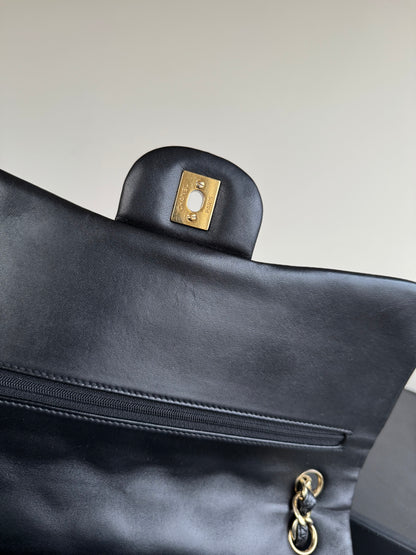 Pre-owned Chanel Timeless Classic Jumbo Black Lambskin Flap Bag