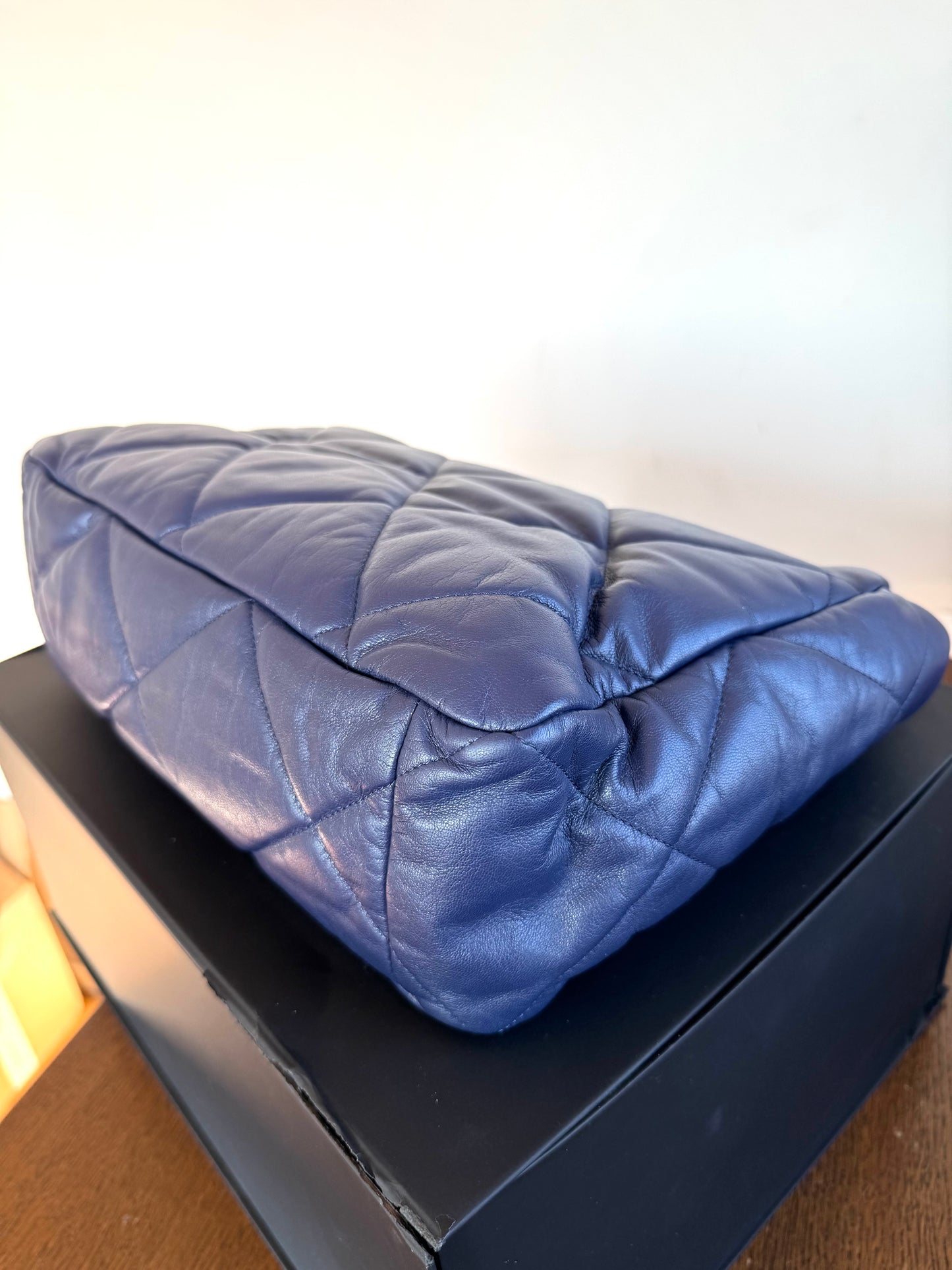 Pre-owned Chanel 19 Maxi Navy Lambskin Flap Bag