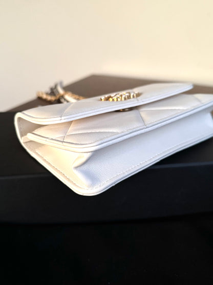 Pre-owned Chanel 19 WOC White Leather Flap Bag