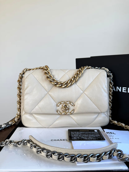 Pre-owned Chanel 19 Small Beige Lambskin Flap Bag