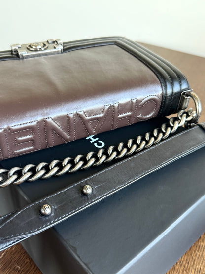 Pre-owned Chanel Boy Medium Brown Black Leather Flap Bag