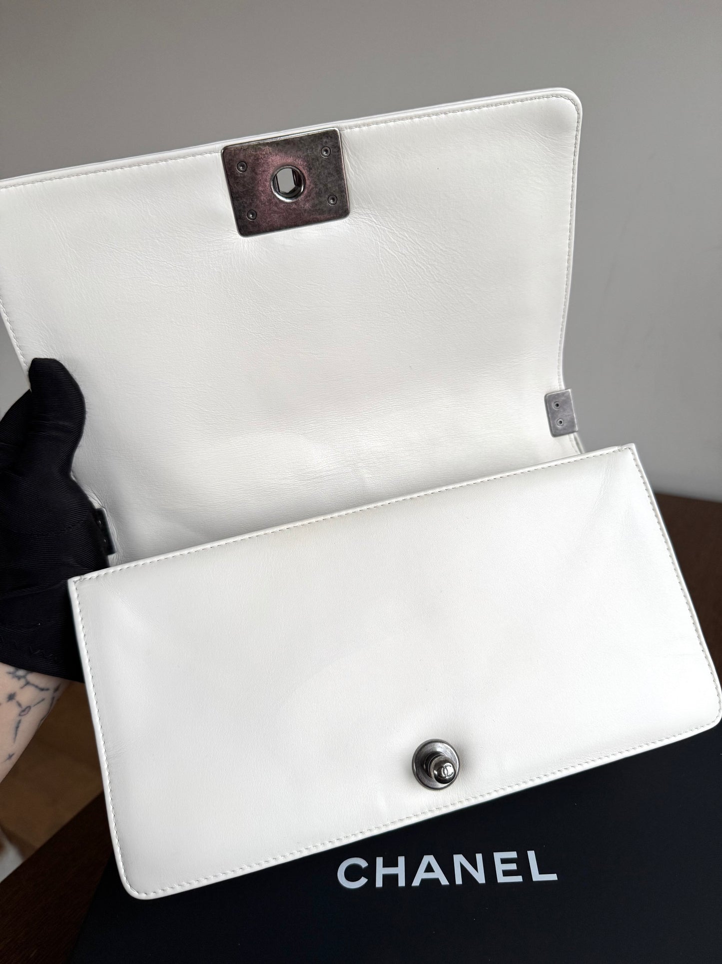 Pre-owned Chanel Boy Medium Off White Python Chain Around Flap Bag