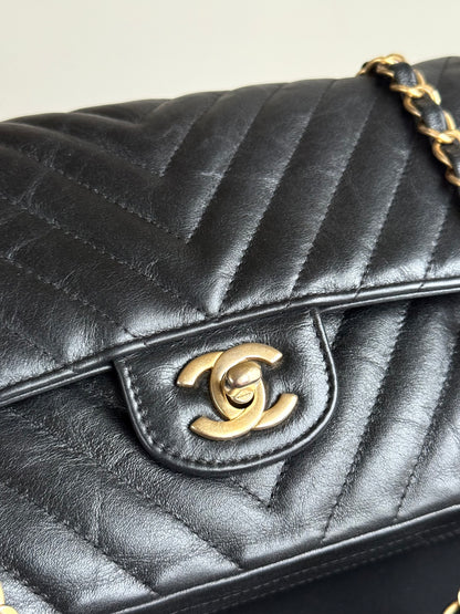 Pre-owned Chanel Timeless Classic Medium V-stitch Black Calfskin Flap Bag
