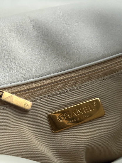 Pre-owned Chanel 19 Maxi White Lambskin Flap Bag