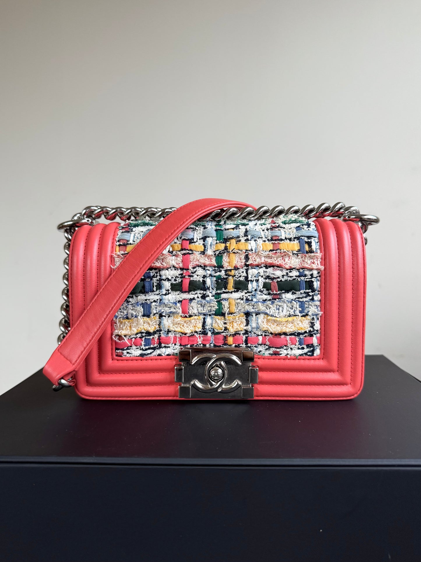 Pre-owned Chanel Boy Small Salmon Pink Tweed Leather Bag