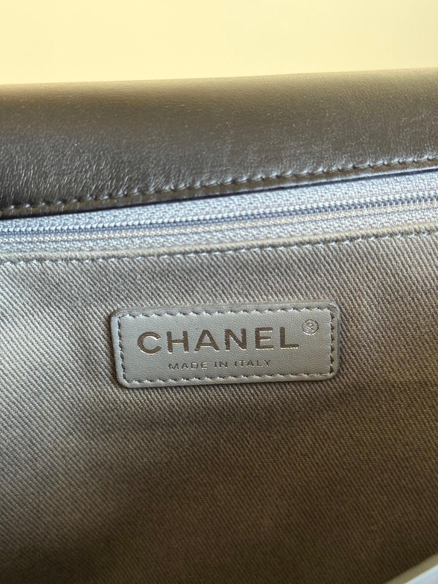 Pre-owned Chanel Boy Maxi Black Leather Flap Bag