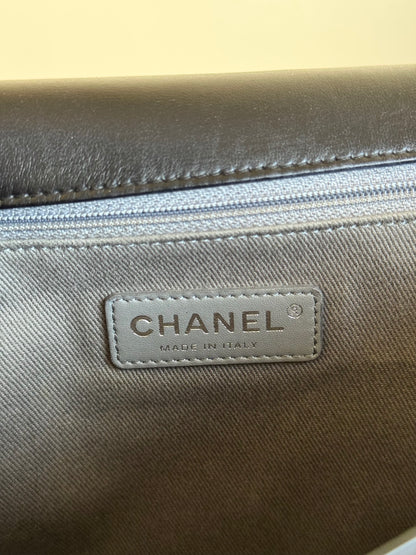 Pre-owned Chanel Boy Maxi Black Leather Flap Bag